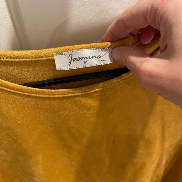 Jasmine brand Faux suede crop top size Medium - Picture 2 of 9